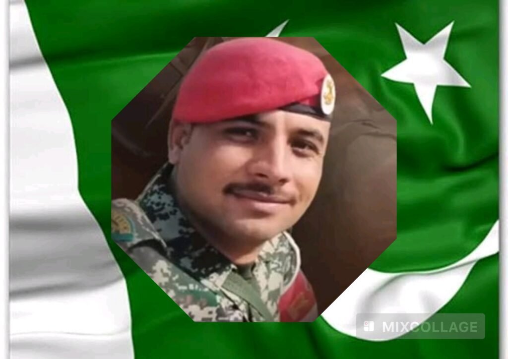وطن کی خاطر شہید ہونے والے بہادر سپوت لانس نائیک رفیق خان کی داستان 1 MixCollage 21 Dec 2023 03 29 PM 3561