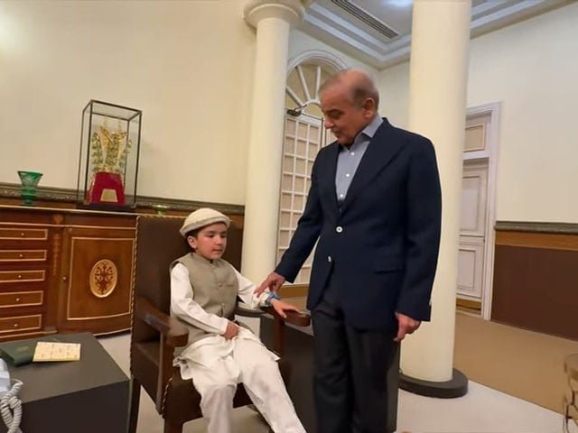یوٹیوبر شیراز کی وزیراعظم شہباز شریف سے ملاقات 1 1 204