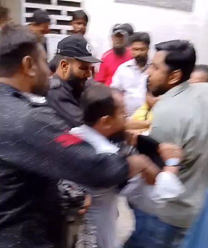 ناظم آباد نمبر ایک پر ایس بی سی اے پر حملے کی کوشش کی ویڈیو وائرل 1 1 34