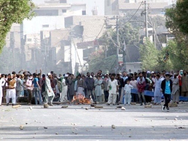 کراچی میں بجلی اور پانی کی عدم فراہمی پر شہریوں کا شدید احتجاج 1 2655659 loadshedingprotest 1719126000 210 640x480 1