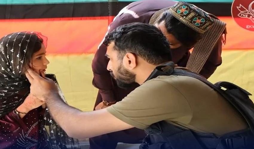 پاکستان آرمی کی جانب سے عمر کوٹ میں فری میڈیکل کیمپ کا انعقاد 1 01