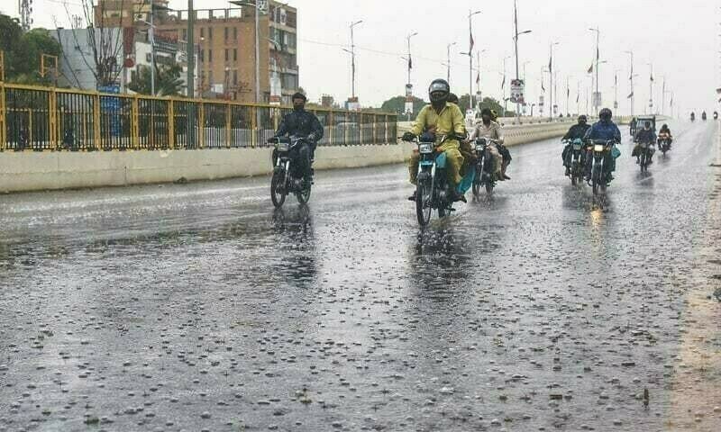 کراچی میں آج بھی شام کے وقت بوندا باندی اور ہلکی بارش کا امکان 1 3 11
