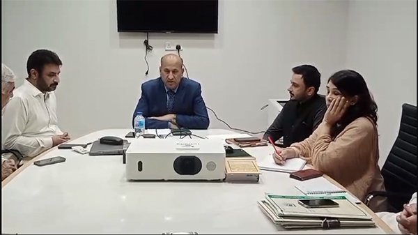 سندھ بلڈنگ کنٹرول اتھارٹی کی جانب سے شاہراہِ فیصل پر عمارتوں کی بیرونی تزئین و آرائش کا منصوبہ 1 sbca 4