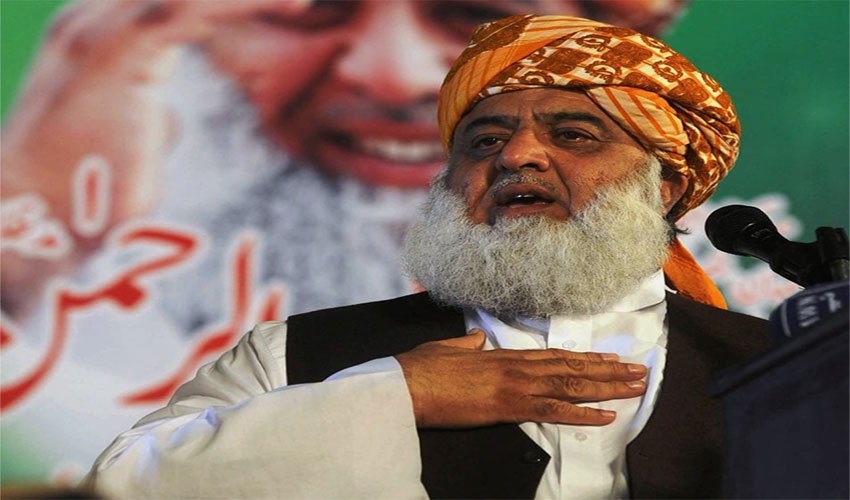 مولانا فضل الرحمان کی میڈیا سے گفتگو: مدارس کی رجسٹریشن کے معاملے پر تحفظات اور آزادی کا دفاع 1 mua