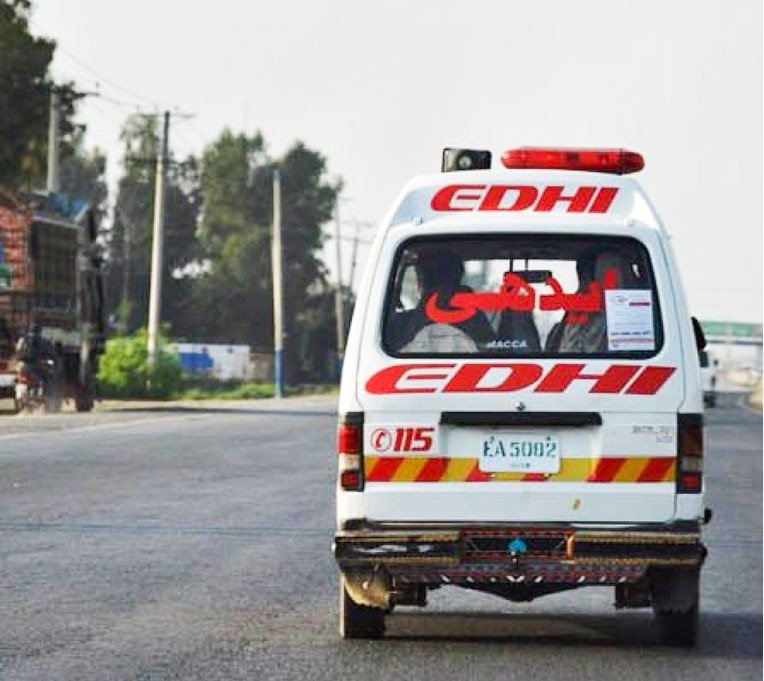 کراچی: گلستان جوہر میں سرکاری گاڑی کے حادثے میں مکینک جاں بحق، 2 افراد زخمی 1 1 9