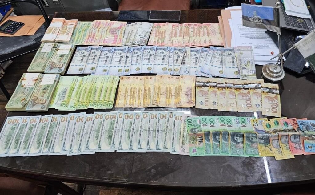 812919c4 3bc4 4f3f b915 9251e0e8d9e9