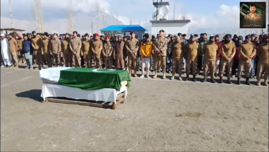 دہشتگردوں کے خلاف آپریشن میں شہید ہونے والے تین سپوت فوجی اعزاز کے ساتھ سپرد خاک 1 Screenshot 2025 01 09 144439