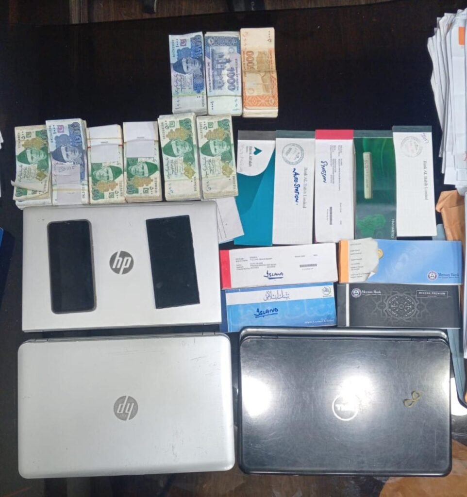 eac34960 8367 4002 8ee0 c1a48e2dd61a