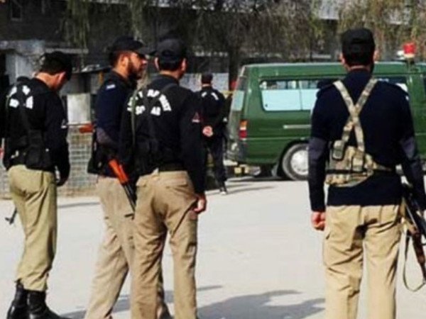 تحصیل لونی میں کنسٹرکشن کمپنی کے رولر کو نذر آتش، نصیر آباد میں ڈاکوؤں کی فائرنگ سے 2 پولیس اہلکار زخمی 1 2670703 balochistanpolice 1721408636 600x450 1