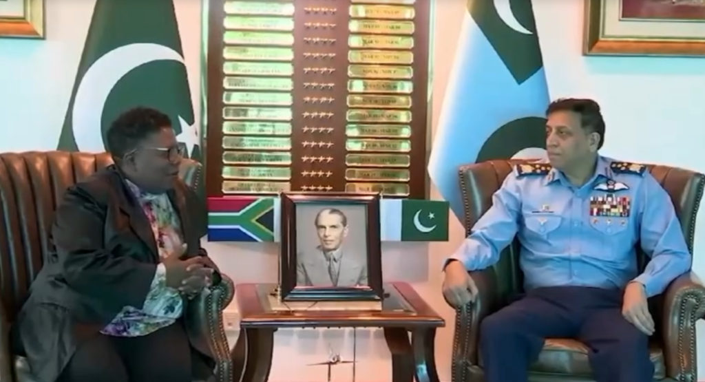 پاکستان اور جنوبی افریقہ کی فضائیہ کے مابین دفاعی تعاون بڑھانے پر اتفاق 1 Screenshot 2025 03 17 210854