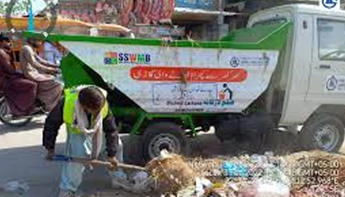 سندھ سالڈ ویسٹ مینجمنٹ بورڈ نے عیدالاضحیٰ کی صفائی کے لیے ملازمین کو تربیت دی 1 1476852 556800 sswb akhbar
