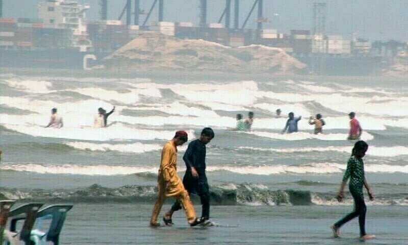عید پر سمندر میں نہانے پر پابندی؛ کمشنر کراچی کا 6 سے 13 جون تک پابندی کا اعلان 1 6