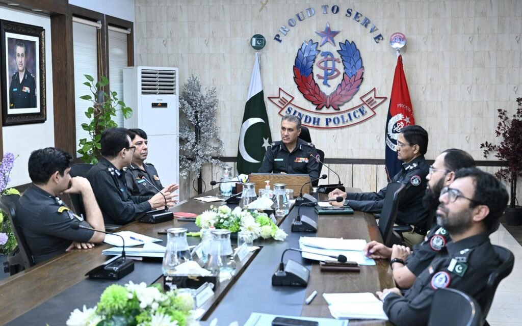 سندھ پولیس کا تھانوں اور شعبہ تفتیش کو پیپرلیس بنانے کا فیصلہ، پی ایس آر ایم ایس سسٹم مکمل فعال 1 WhatsApp Image 2025 08 26 at 8.24.06 PM