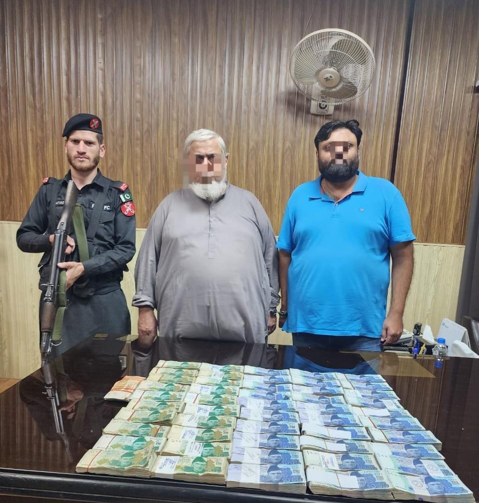 ایف آئی اے کی کارروائی، حوالہ ہنڈی اور غیر قانونی کرنسی ایکسچینج میں ملوث 3 ملزمان گرفتار 1 WhatsApp Image 2025 08 29 at 4.32.55 PM 1