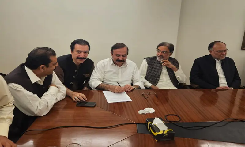 آزاد کشمیر میں مذاکرات کامیاب مظاہرین گھروں کو روانہ وزیراعظم نے امن کی فتح قرار دیا 1 04133045f1630fc