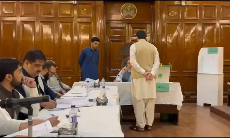 خیبر پختونخوا میں سینیٹ کی خالی نشست پر ضمنی انتخاب پی ٹی آئی کے خرم ذیشان اور اپوزیشن کے تاج آفریدی میں کانٹے کا مقابلہ 1 30121313ad3aeec