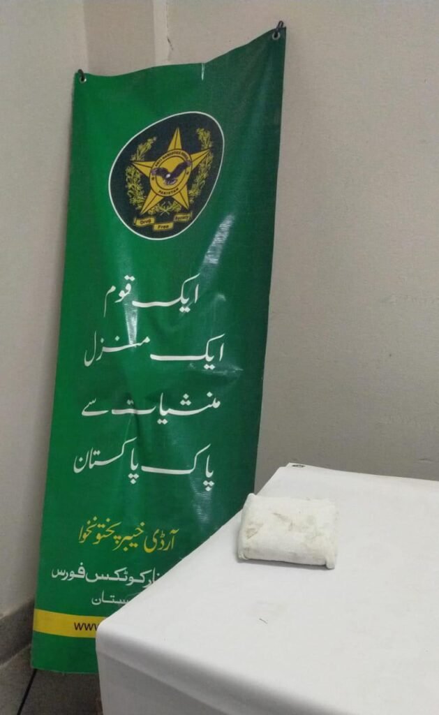 اے این ایف کا ملک گیر کریک ڈاؤن، تعلیمی اداروں سمیت مختلف کارروائیوں میں 5 ملزمان گرفتار، کروڑوں کی منشیات برآمد 10 WhatsApp Image 2025 10 03 at 5.02.51 PM