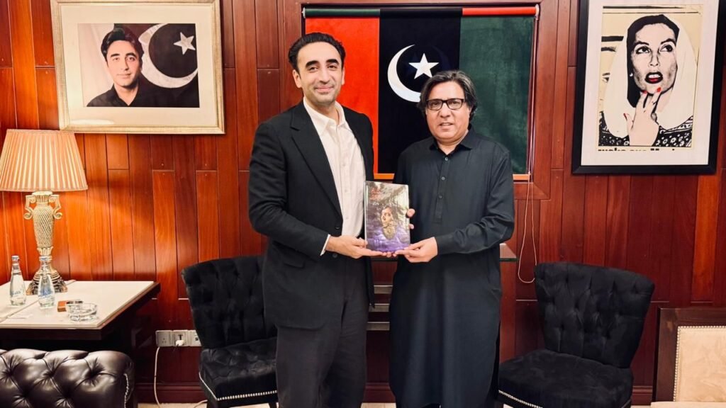 بلاول بھٹو زرداری سے معروف شاعر فاضل جمیلی کی ملاقات شعری مجموعہ گمنام آدمی کا بیان پیش 1 WhatsApp Image 2025 10 20 at 8.53.17 PM
