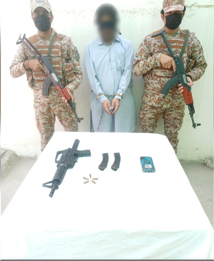 لیاری میں بڑی کارروائی — رینجرز اور پولیس کا مشترکہ آپریشن، انتہائی مطلوب گینگ وار کمانڈر آغا شوکت گرفتار 1 Screenshot 2025 11 16 192304