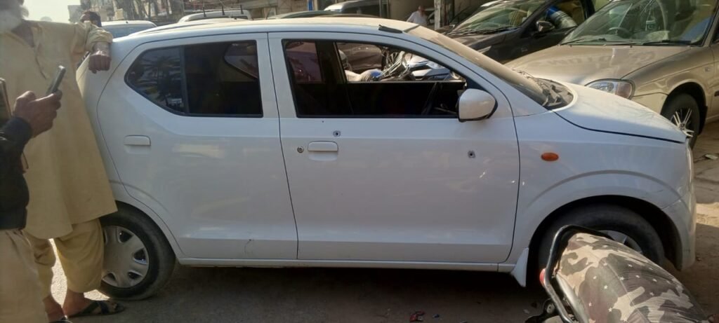 کراچی جمشید کوارٹر میں بھتہ خور گروہ کے ساتھ فائرنگ، چار گرفتار اسلحہ اور مسروقہ موٹر سائیکلیں برآمد 11 WhatsApp Image 2025 11 26 at 3.41.27 PM 1