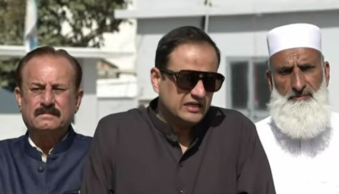 نیپا واقعہ: برساتی نالے میں گرنے والے بچے کی تلاش جاری، معاملے پر سیاست نہ کرنے کی اپیل — میئر کراچی 1 1