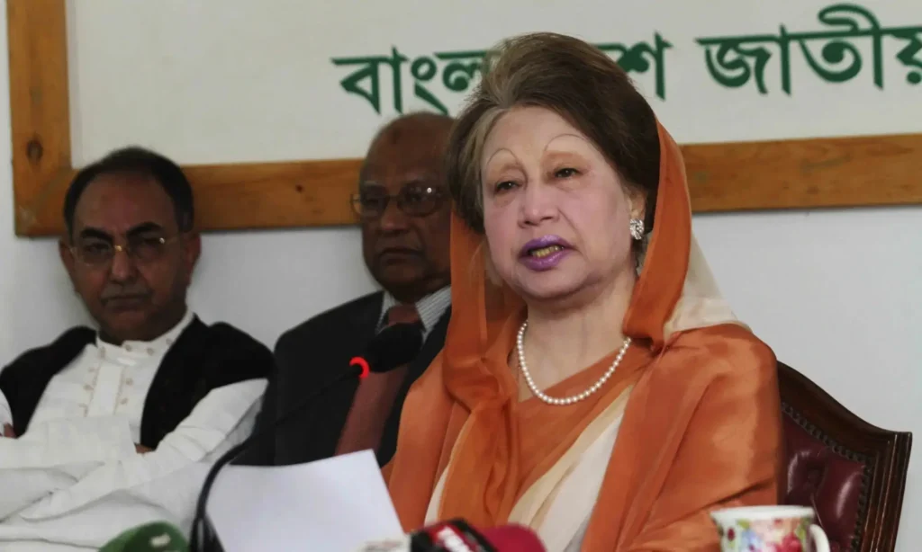 بنگلہ دیش کی سابق وزیرِ اعظم اور بی این پی کی سربراہ خالدہ ضیا انتقال کر گئیں 1 30110141e224ff9
