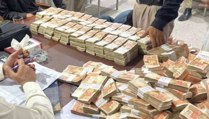 کوہستان میگا کرپشن اسکینڈل: ہیڈ کلرک قیصر اقبال کے نام اربوں روپے کے اثاثے، پلی بارگین کی درخواست 1 423463 2726335 updates