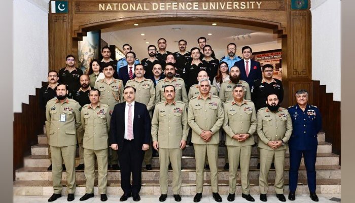 چیف آف ڈیفنس اسٹاف فیلڈ مارشل عاصم منیر: دشمن عناصر مبہم اور بالواسطہ حربے استعمال کر رہے ہیں 1 423688 3217961 updates