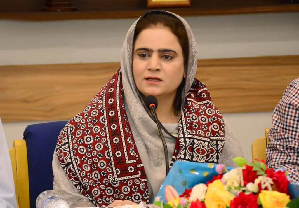 بفرزون میں خاتون پر تشدد کی وائرل ویڈیو، صوبائی وزیر شاہینہ شیر علی کا سخت نوٹس 1 494265008 1255234259940083 1747804173047502137 n