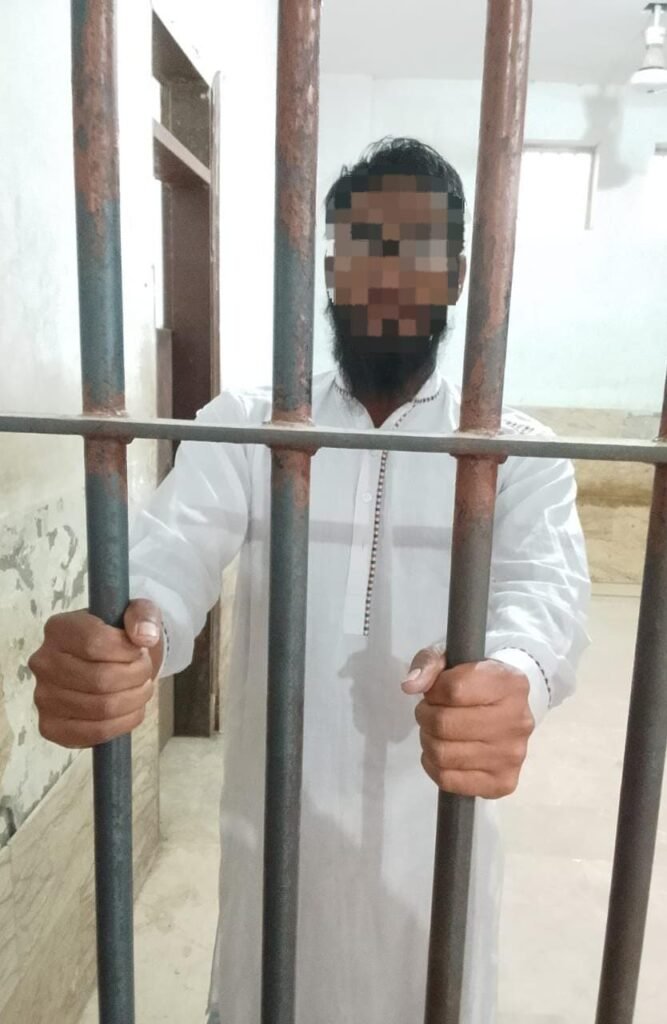 ویسٹ پولیس کا فوری ایکشن، 6 سالہ طالبعلم پر تشدد کرنے والا ملزم گرفتار 1 WhatsApp Image 2025 12 03 at 7.00.20 PM