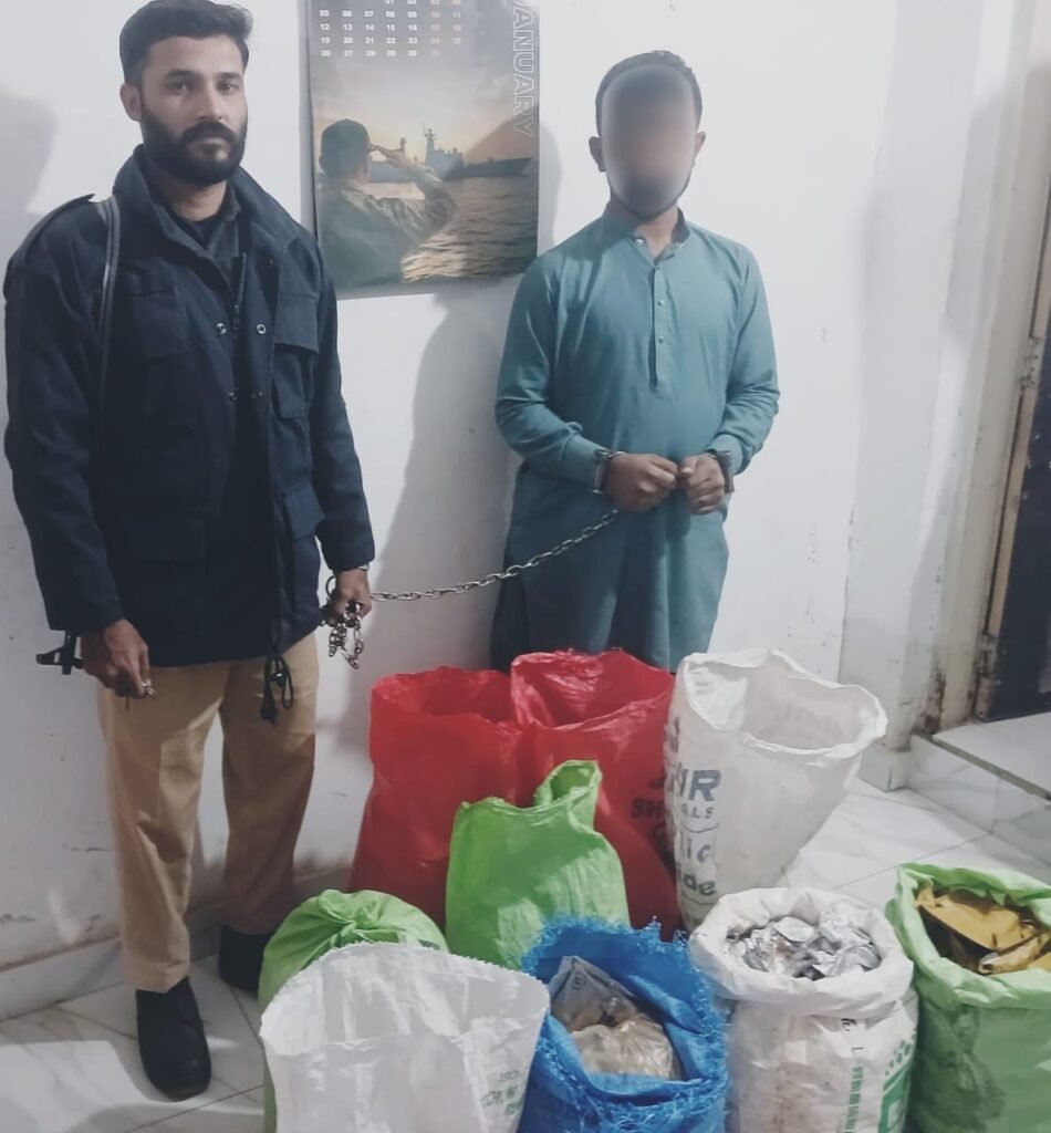 عزیز بھٹی تھانے کی بڑی کارروائی گٹکا ماوا سپلائی میں ملوث ملزم گرفتار 1 WhatsApp Image 2025 12 08 at 2.41.49 PM