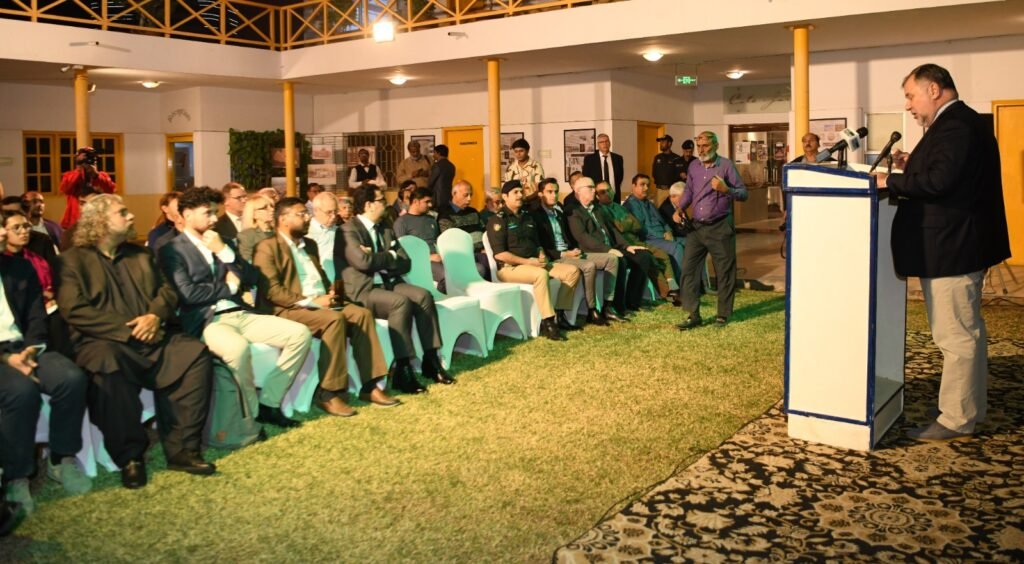 کراچی: چانھو ڈارو میں 10 سالہ آثار قدیمہ کی تقریب، فرانسیسی-پاکستانی سائنسی و ثقافتی تعاون کو اجاگر 5 WhatsApp Image 2025 12 17 at 6.01.38 PM 3