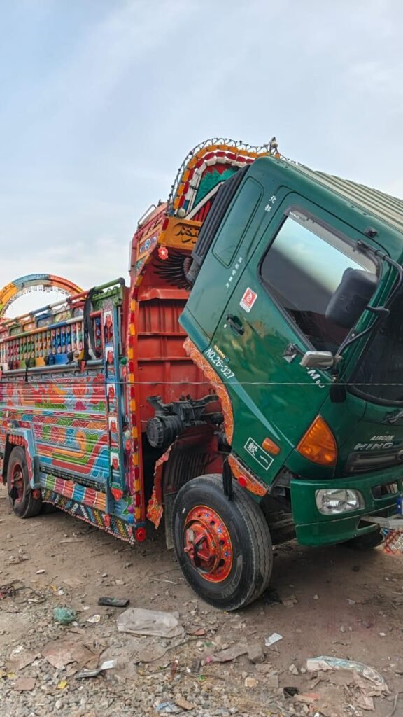 کراچی کسٹمز کی کارروائی 8 کروڑ 70 لاکھ روپے مالیت کے موبائل فونز برآمد 4 WhatsApp Image 2025 12 26 at 5.56.54 PM 1