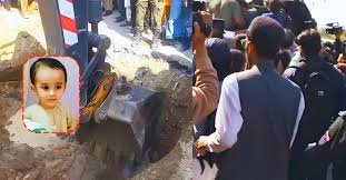 گلشن اقبال میں کھلے مین ہول سے بچے کی ہلاکت، متعدد افسران معطل 1 images