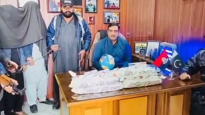 سندھ میں منشیات فروشوں کے خلاف کارروائیاں، 49 کلوگرام چرس برآمد، 4 ملزمان گرفتار 1 Screenshot 2026 01 12 205841