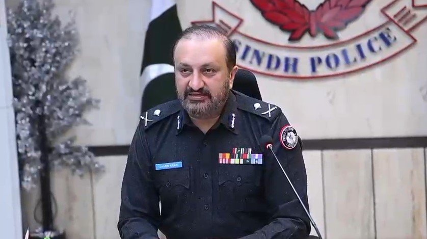 انمول عرف پنکی کی عدالت میں پیشی کے دوران ایس او پیز کی خلاف ورزی، آئی جی سندھ کا نوٹس، اہلکار معطل 1 IG Sindh