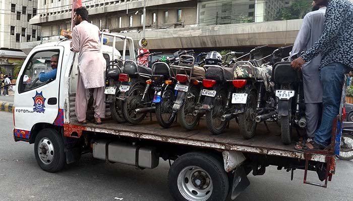 کراچی: نو پارکنگ میں موٹرسائیکلوں کی لفٹنگ پر پابندی، ڈی آئی جی ٹریفک کا نوٹیفیکیشن 1 NO PARKING