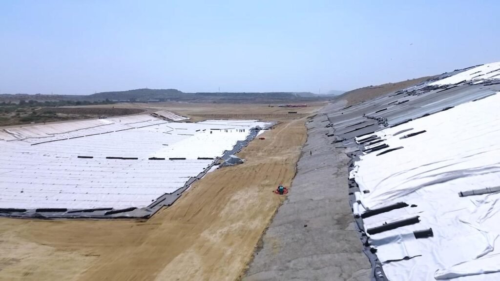 کراچی: جام چاکرو میں جدید سینیٹری انجینئرڈ لینڈ فل سائٹ کی تعمیر آخری مراحل میں داخل 3 WhatsApp Image 2026 02 26 at 7.31.11 PM 1