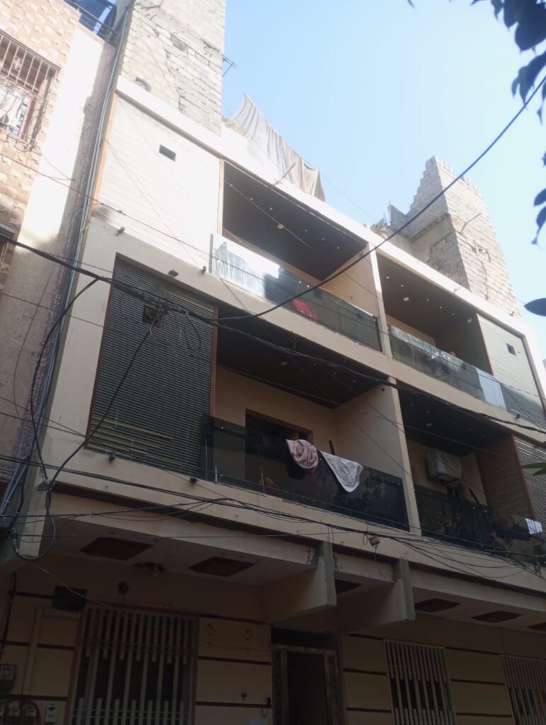 کراچی: سندھ بلڈنگ کنٹرول اتھارٹی کی غیر قانونی تعمیرات کے خلاف کارروائیاں 3 WhatsApp Image 2026 03 16 at 9.39.24 PM
