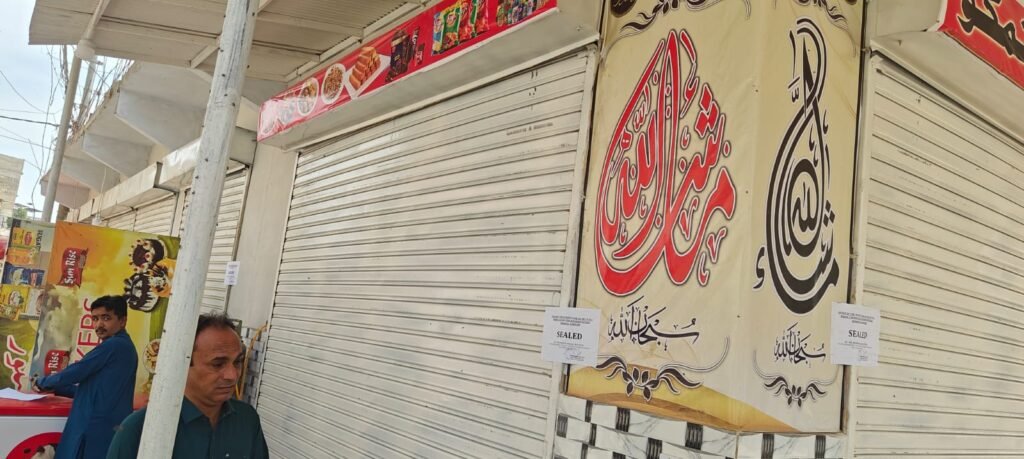 کورنگی میں غیر قانونی تعمیرات کے خلاف کارروائی، متعدد مقامات سیل 3 WhatsApp Image 2026 03 25 at 8.39.25 PM