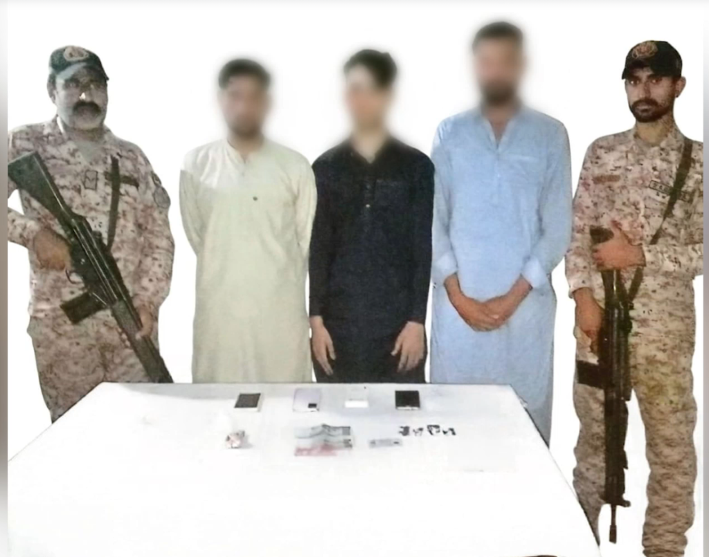 کراچی میں رینجرز کی بڑی کارروائی، اسٹریٹ کرائمز میں ملوث ٹینگو گروہ کے 3 ملزمان گرفتار 1 Screenshot 2026 04 11 212944