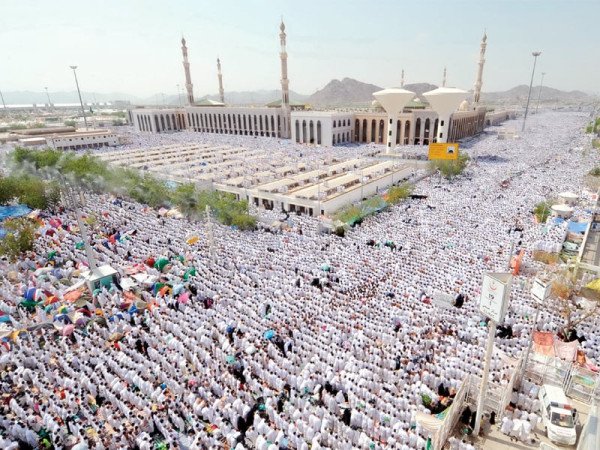 وقوفِ عرفہ کیلئے لاکھوں حجاج میدانِ عرفات میں جمع، روح پرور مناظر 1 41418 MaidaneArafatPhotoExpress 1351201570 600x450 1