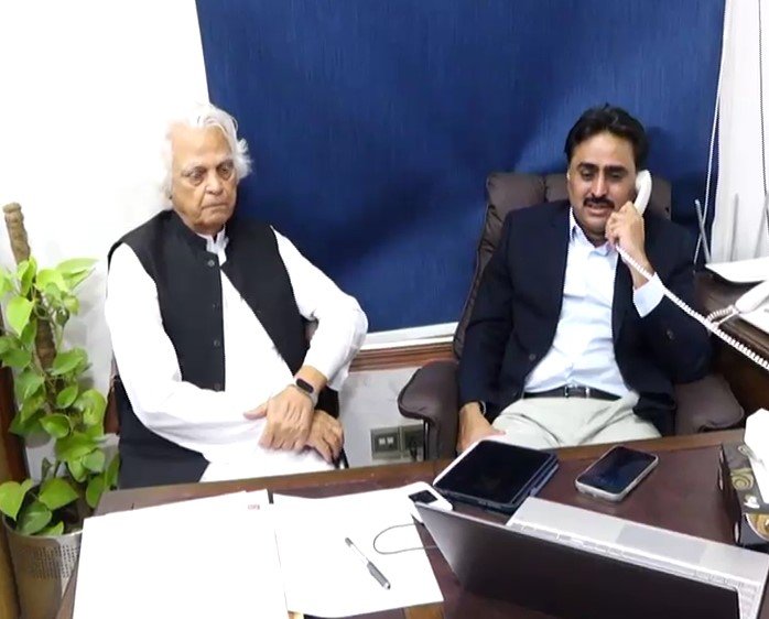 سی ایم ہاؤس کمپلینٹ سیل میں عوامی مسائل کے حل کا سلسلہ جاری، جام خان شورو نے شکایات سن لیں 1 Screenshot 2026 05 19 204645