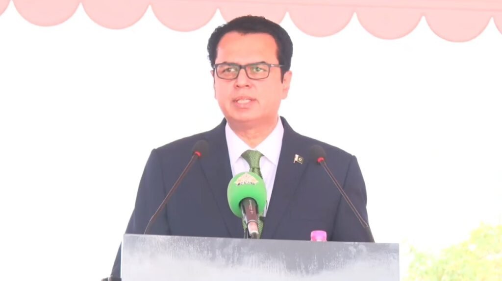 پاکستان کوسٹ گارڈز کی پاسنگ آؤٹ پریڈ، منشیات و انسانی اسمگلنگ کے خلاف کارروائیاں قابل تحسین: طلال چوہدری 1 Screenshot 2026 05 20 205341