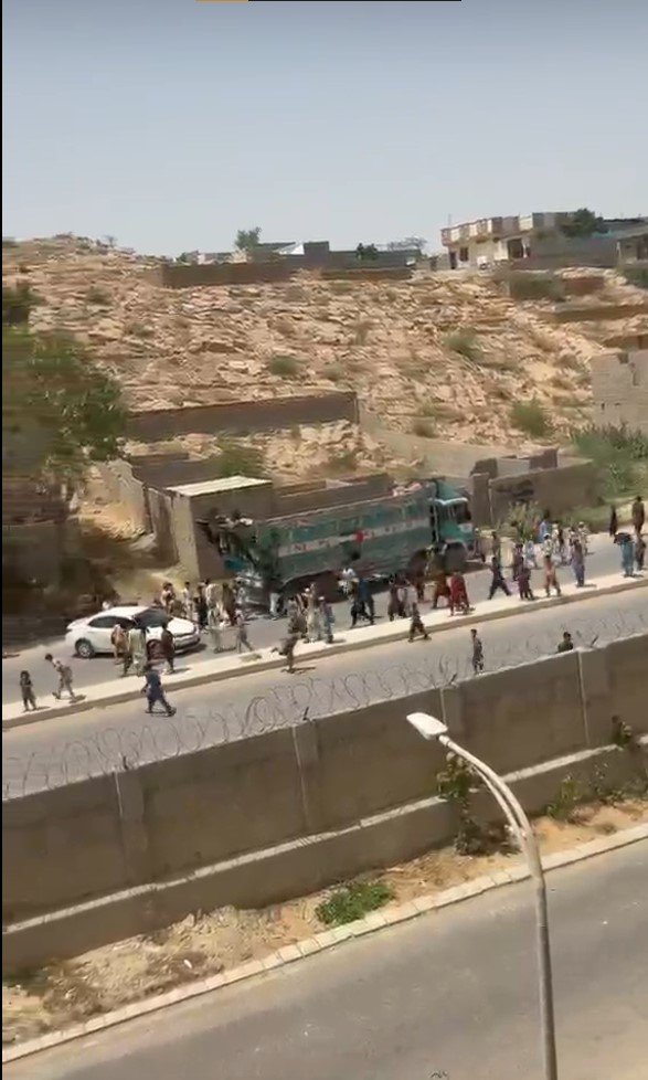 منگھوپیر میں تجاوزات آپریشن پر ہنگامہ، مشتعل افراد کا نیو ناظم آباد کے گھروں پر پتھراؤ 1 Screenshot 2026 05 23 224302