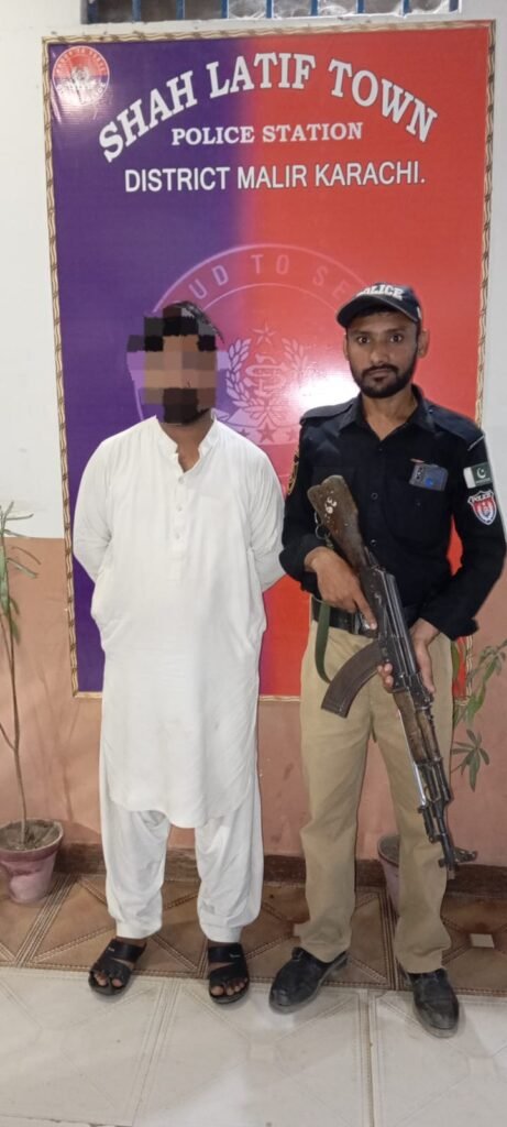 شاہ لطیف پولیس کی کارروائی، منشیات فروش گرفتار، ایک کلو سے زائد چرس برآمد 1 WhatsApp Image 2026 05 23 at 9.30.43 PM