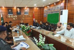کراچی: ایسٹ زون میں سیکورٹی اینڈ کرائم میٹنگ، منشیات و جرائم پیشہ عناصر کے خلاف سخت کارروائی کی ہدایت 4 WhatsApp Image 2026 06 02 at 6.16.34 PM