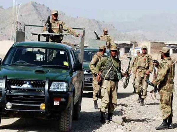 بلوچستان میں سیکیورٹی فورسز کی کارروائیاں، 17 دہشت گرد ہلاک، بھاری اسلحہ و بارودی مواد برآمد: آئی ایس پی آر 1 security forces1768680319 0 600x450 1