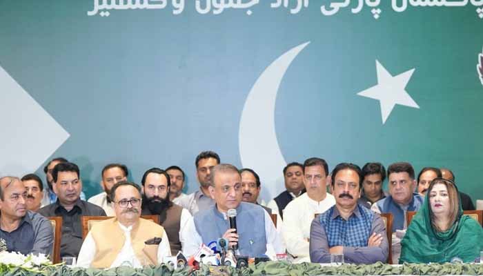 Aleem Khan speaking at a press conference in Islamabad after welcoming new members to Istehkam Pakistan Party.