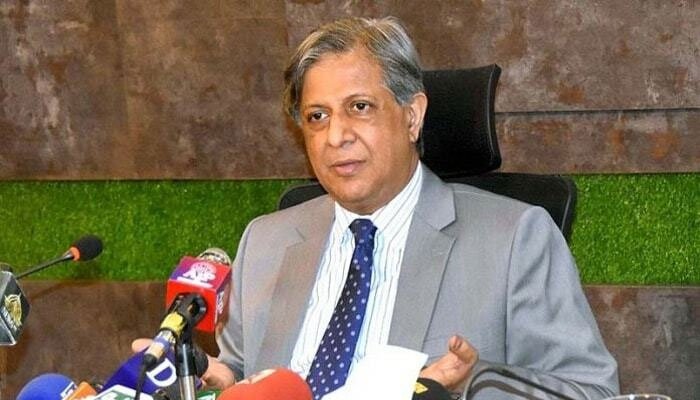 Federal Law Minister Azam Nazeer Tarar speaking at a lawyers' event in Lahore.